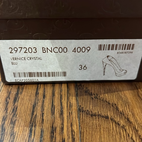 Gucci Vernice Crystal Peep Toe Platform Pump - Picture 8 of 12